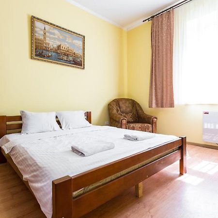 Квартира В Центрі Подобово На Вулиці Коперника 26 Біля Палацу Мистецтв Lviv Buitenkant foto